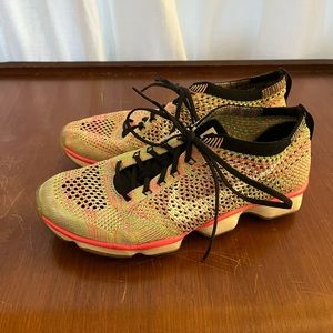 nike zoom tennis shoes